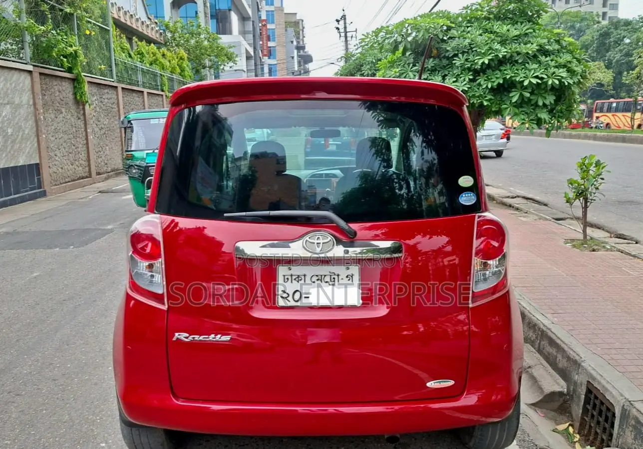 Toyota Ractis 1.5 FWD 2010 Red