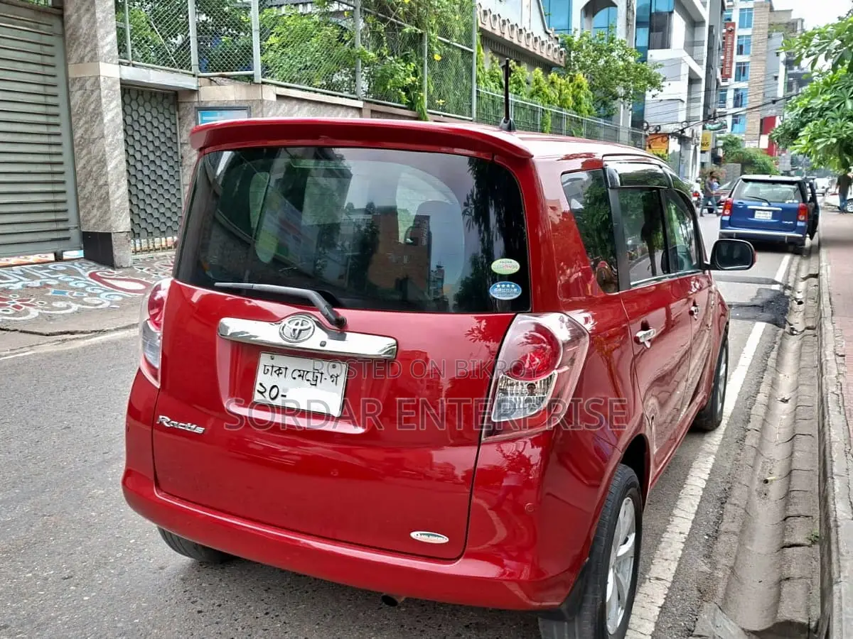 Toyota Ractis 1.5 FWD 2010 Red