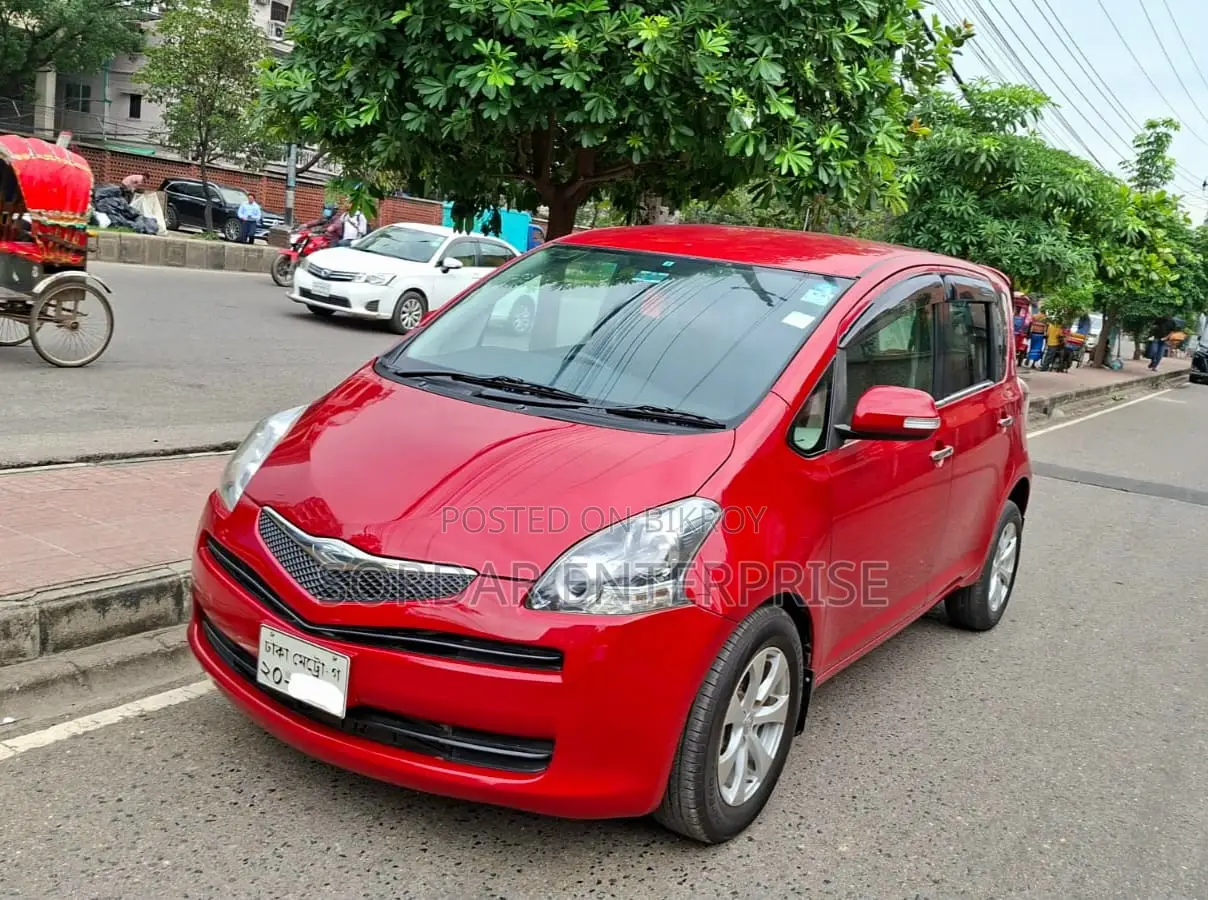 Toyota Ractis 1.5 FWD 2010 Red