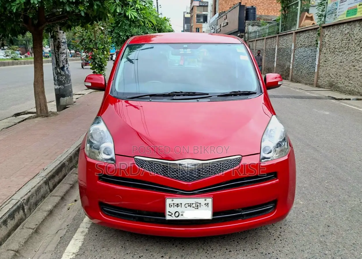 Toyota Ractis 1.5 FWD 2010 Red