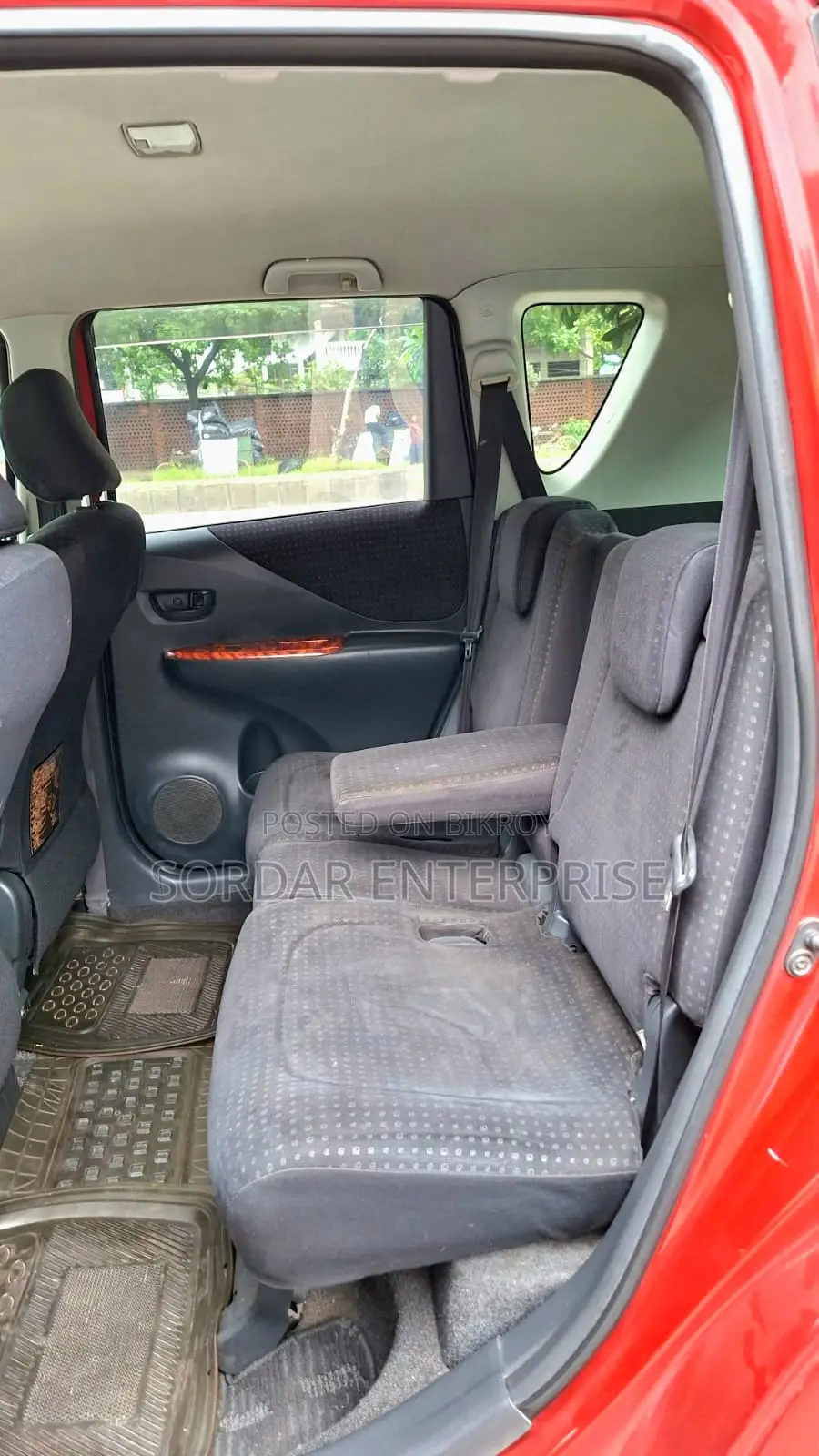 Toyota Ractis 1.5 FWD 2010 Red
