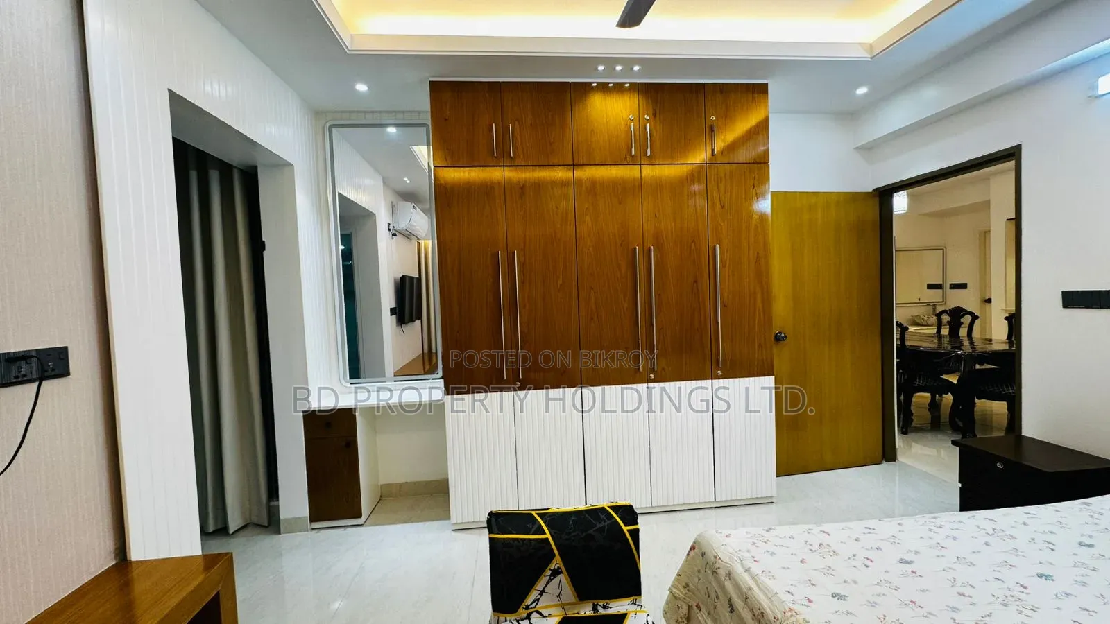উত্তরায় ভাড়ার জন্য ফার্নিশড ৩ বেডরুমের অ্যাপার্টমেন্ট