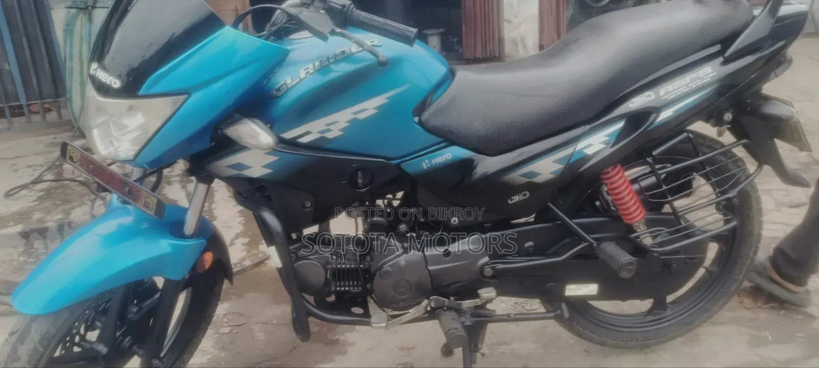 Hero Glamour 2021 Black