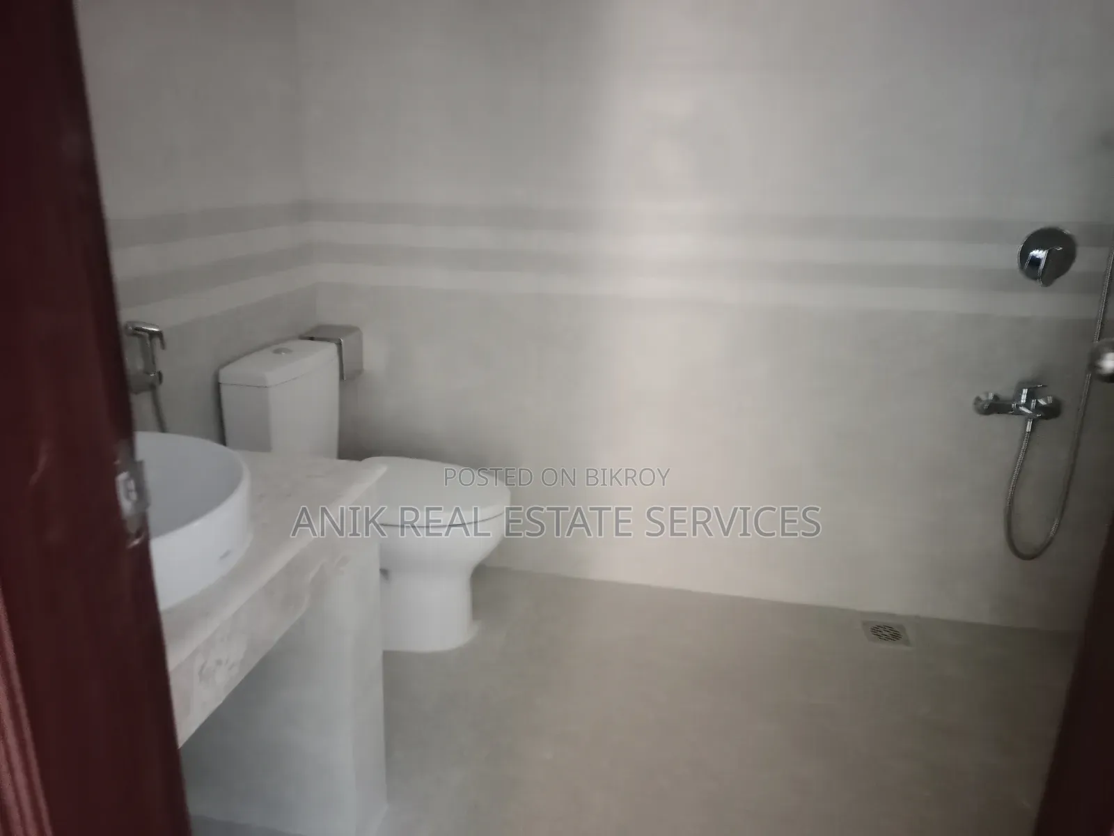 গুলশানে নতুন ২৭৫০ বর্গফুটের অফিস স্পেস ভাড়ার জন্য