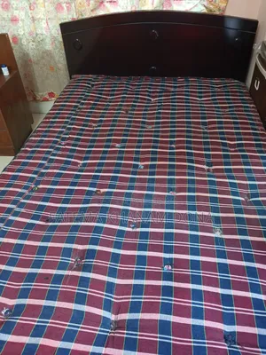 সেমি বক্স বেড