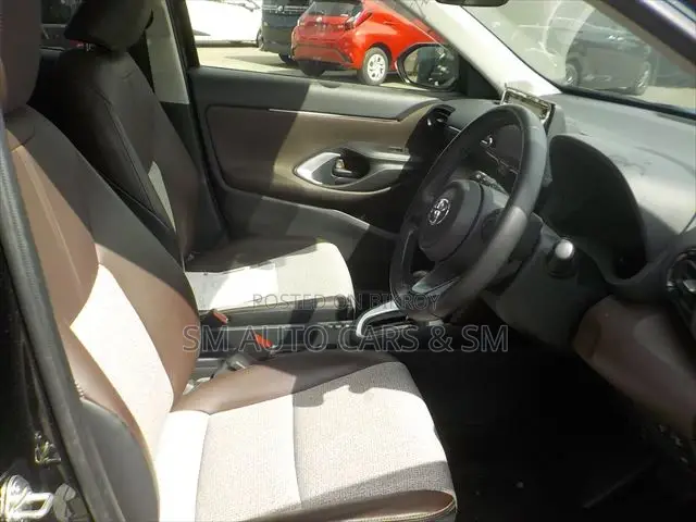 Toyota Yaris Cross 1.5 Hybrid FWD 2022 Black