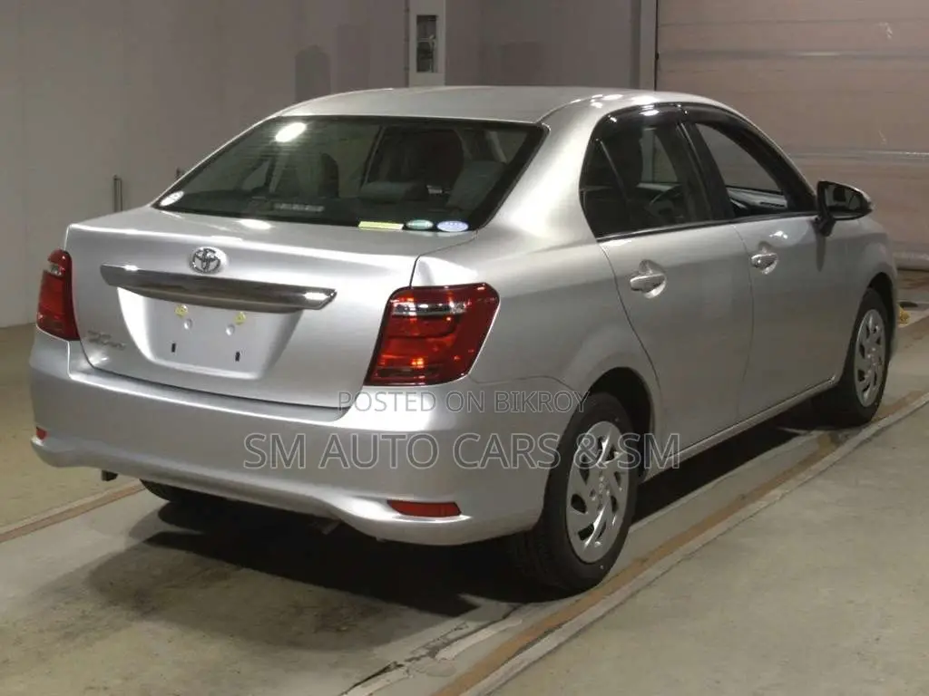 Toyota Axio 2021 Silver