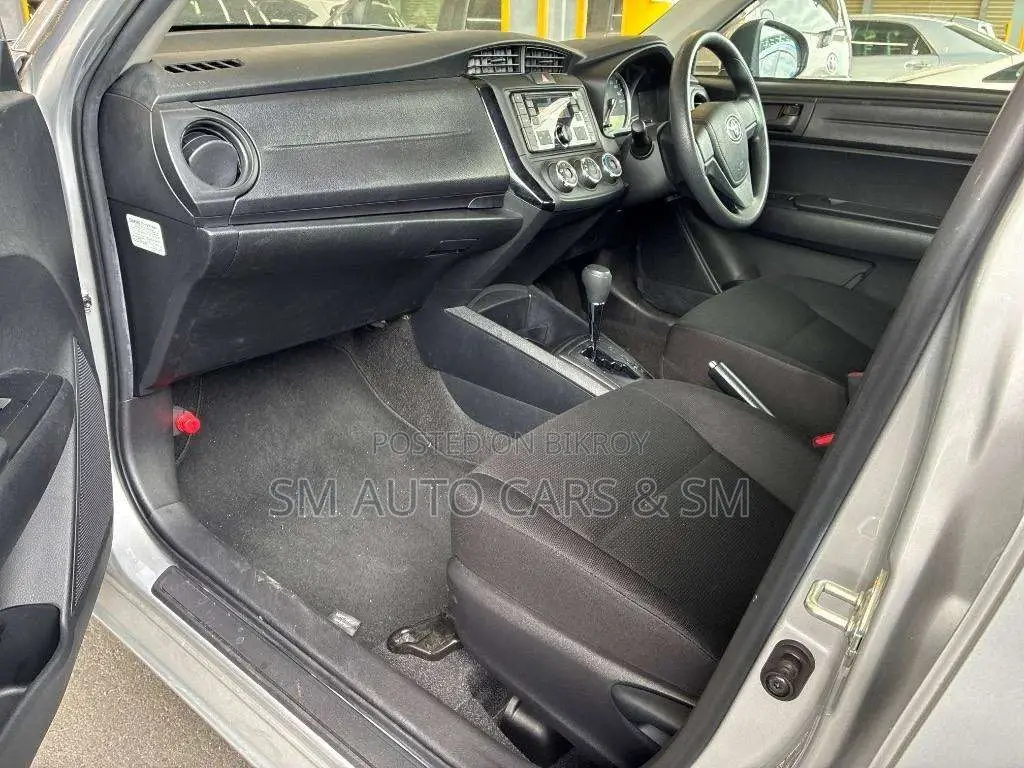 Toyota Axio 2021 Silver