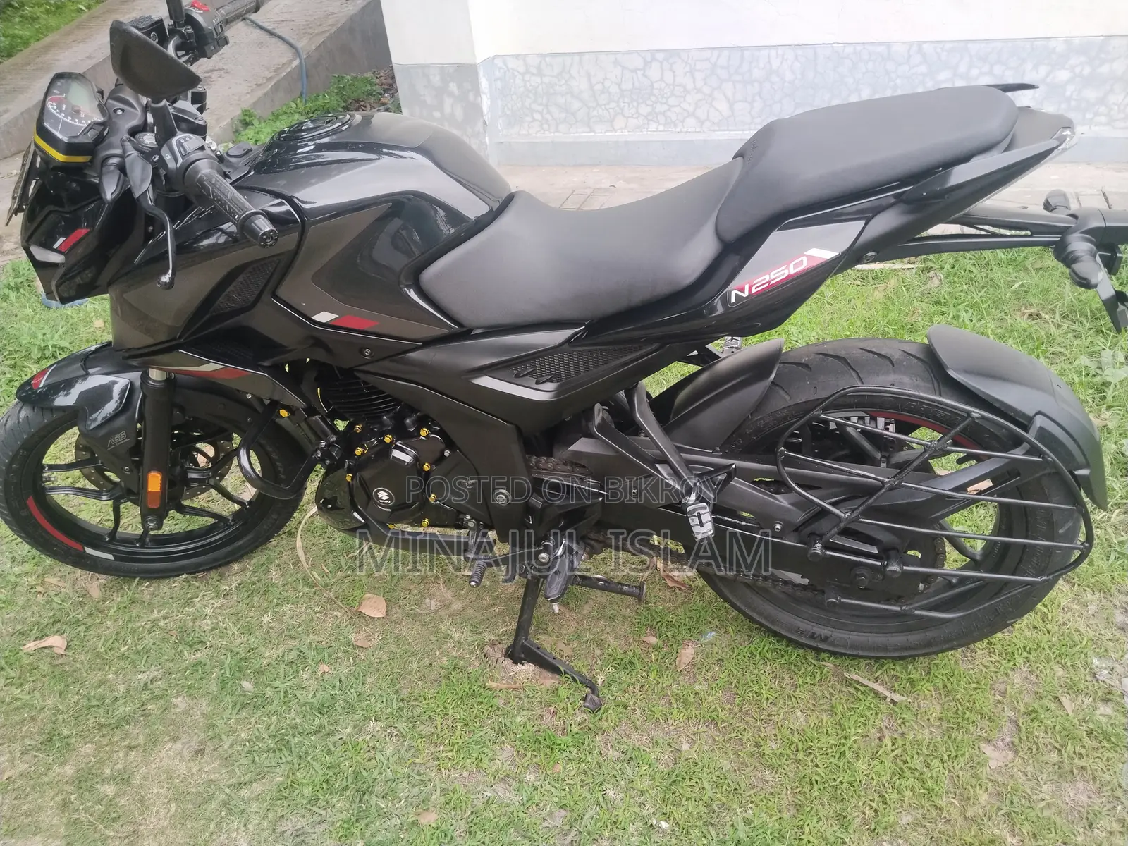 New Bajaj Pulsar 250 2024 Black