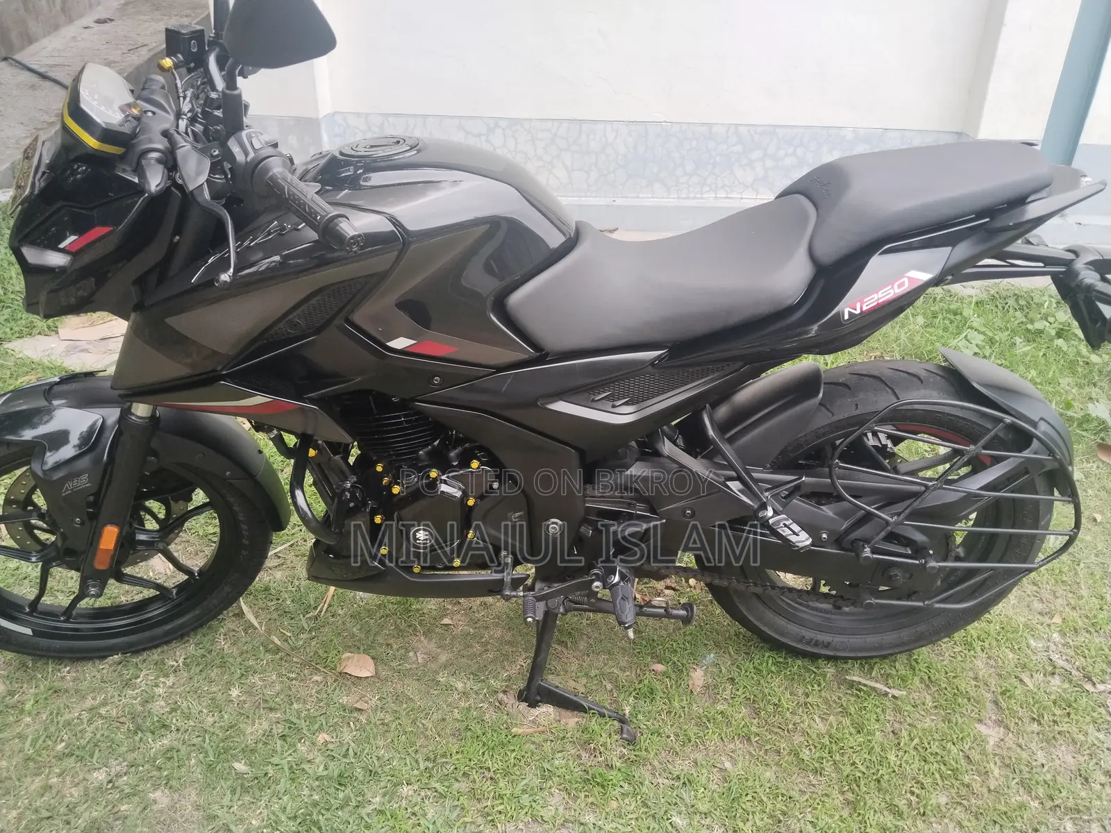 New Bajaj Pulsar 250 2024 Black