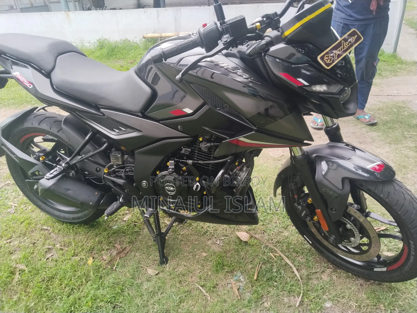 New Bajaj Pulsar 250 2024 Black