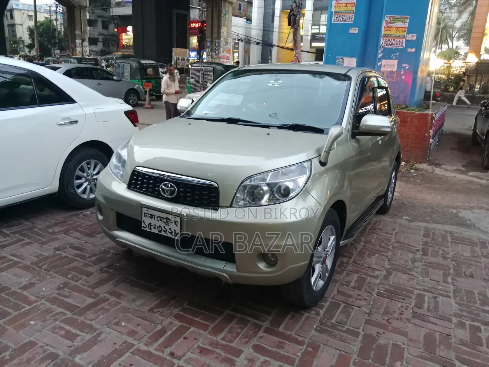 Toyota Rush 1.5 All-Wheel Drive 2011 Gold