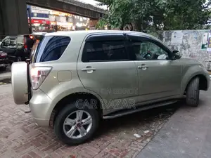 Toyota Rush 1.5 All-Wheel Drive 2011 Gold