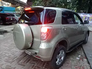 Toyota Rush 1.5 All-Wheel Drive 2011 Gold