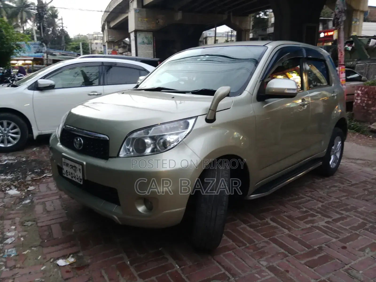 Toyota Rush 1.5 All-Wheel Drive 2011 Gold