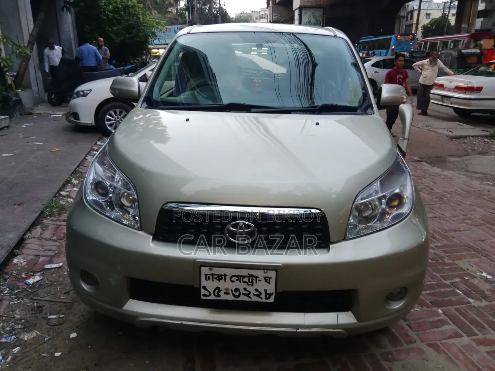 Toyota Rush 1.5 AWD 2011 Gold