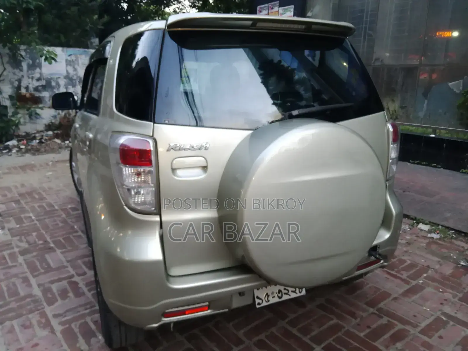 Toyota Rush 1.5 All-Wheel Drive 2011 Gold