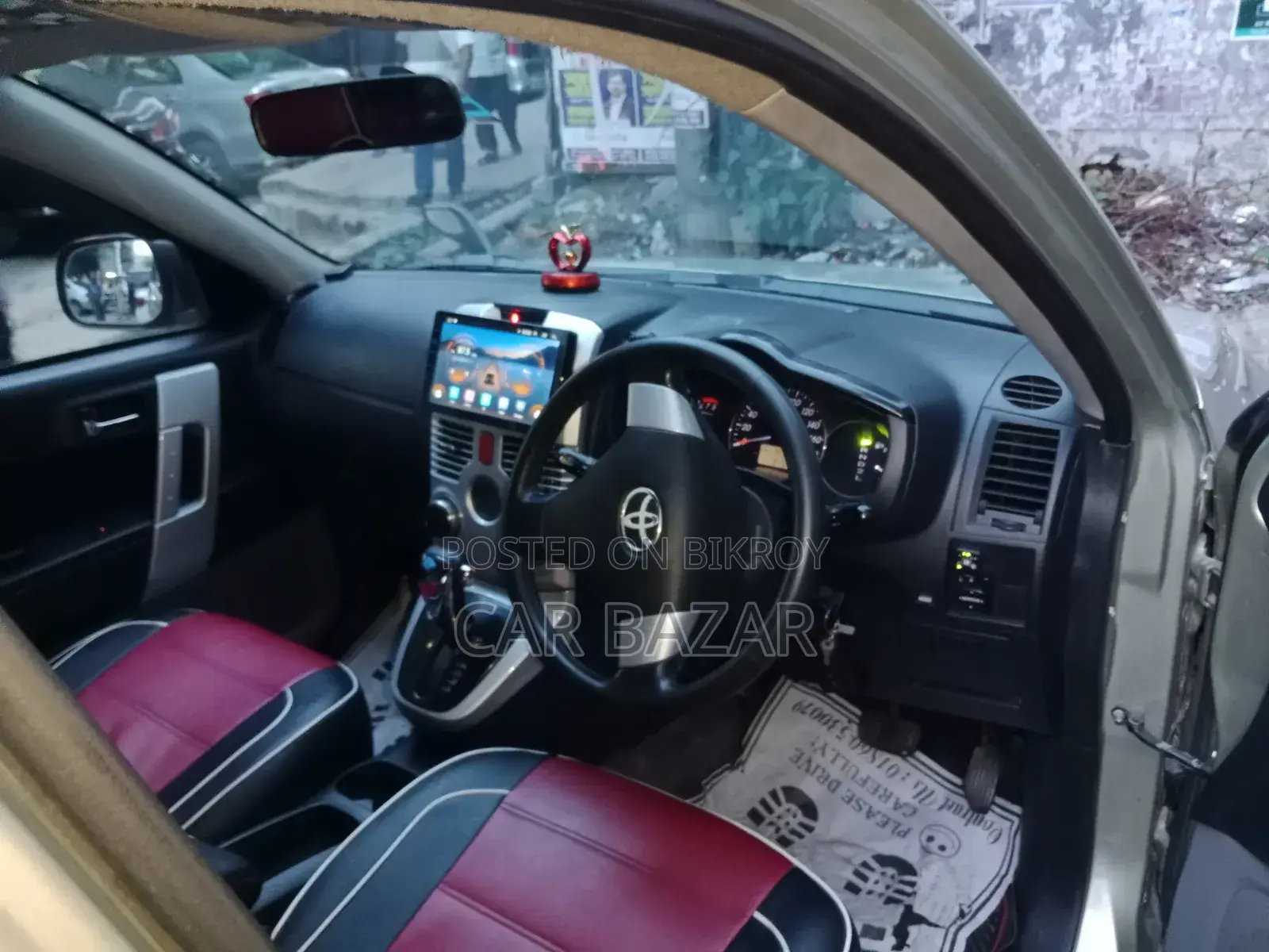 Toyota Rush 1.5 All-Wheel Drive 2011 Gold