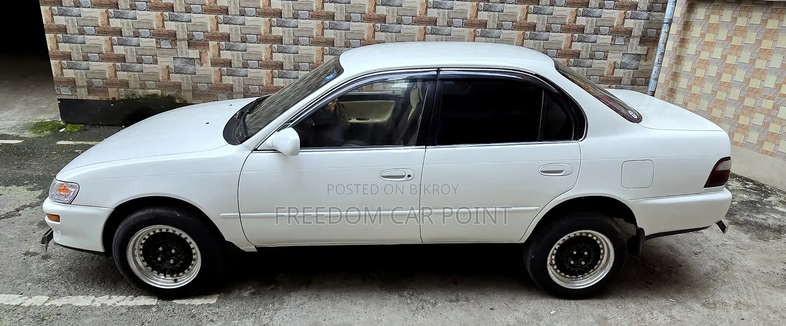 Toyota Corolla 1994 White