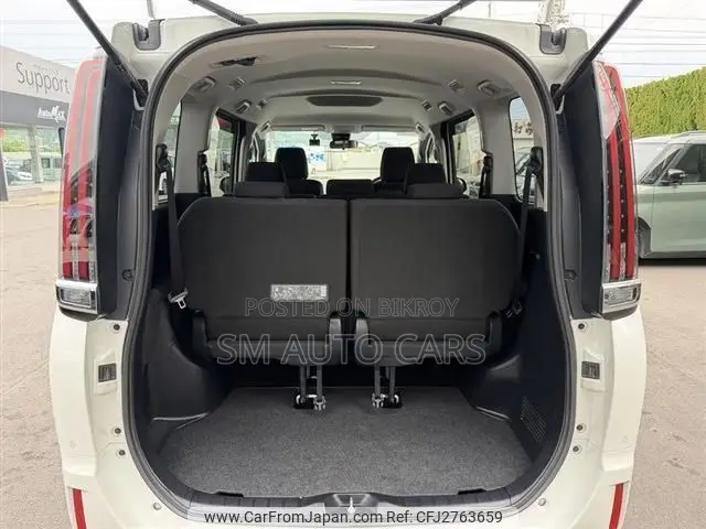Toyota Noah 2021 Pearl