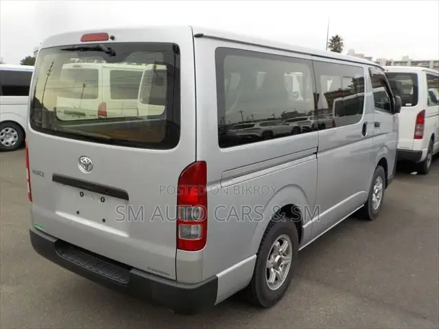 Toyota HiAce 2021 Silver