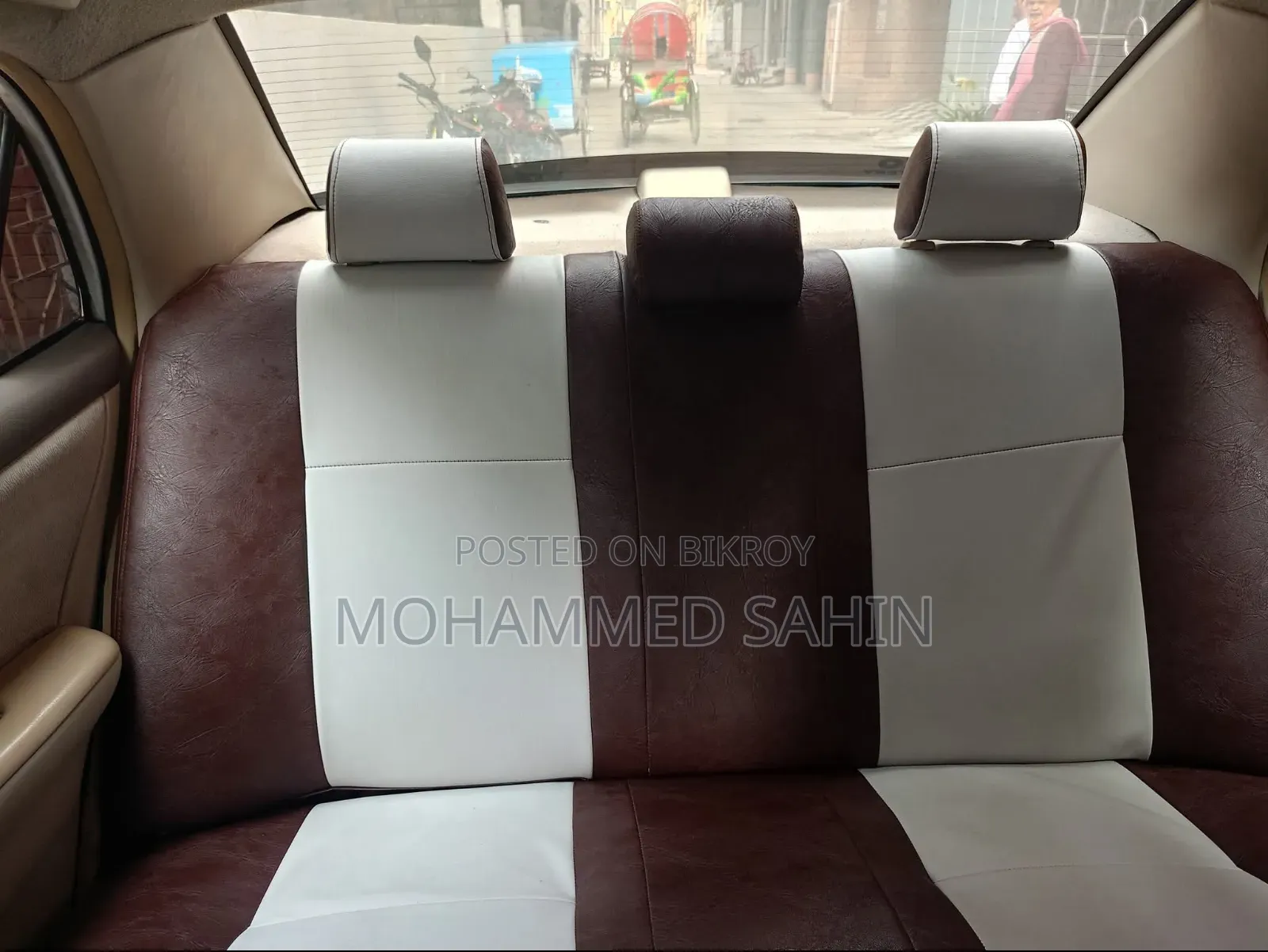টয়োটা করোলা ২০০৫ সাদা
