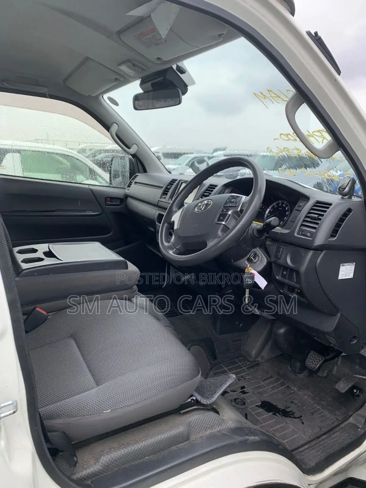Toyota HiAce 2020 White