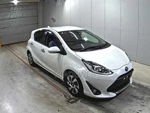 Toyota Aqua 2021 Pearl