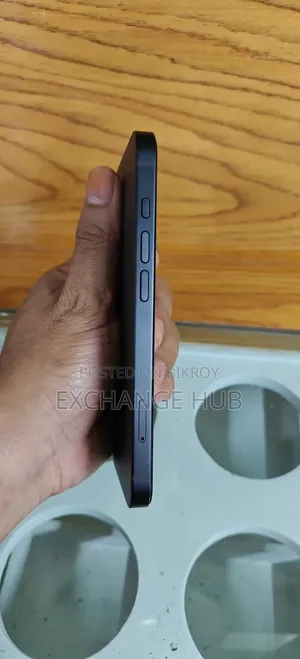Apple iPhone 16e 128 GB Black