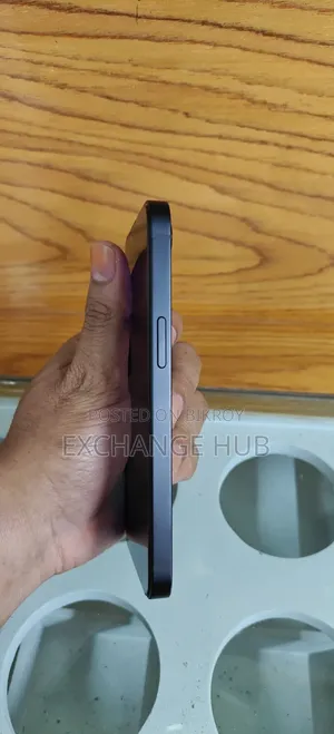 Apple iPhone 16e 128 GB Black