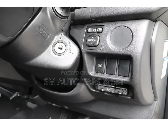Toyota HiAce 2021 White