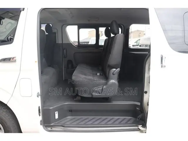 Toyota HiAce 2021 White