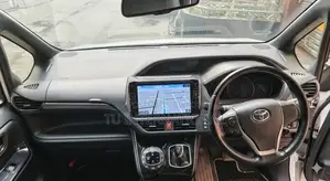 Toyota Esquire 1.8 FWD Hybrid (7 Seater) 2020 Pearl