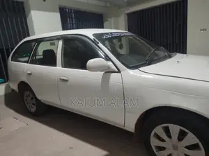 Toyota Corolla SE 2021 White