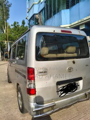 Toyota Noah 1.8 FWD Hybrid (7 Seater) 2014 Silver