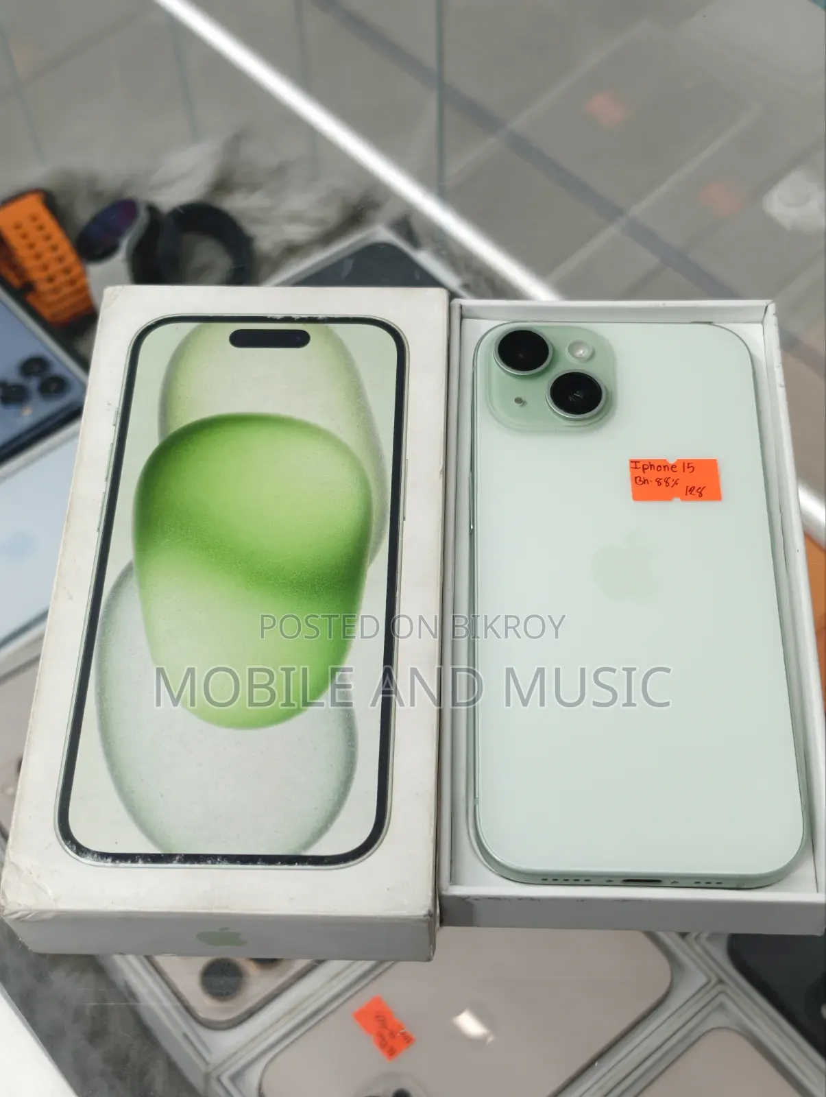 Apple iPhone 15 128 GB Green