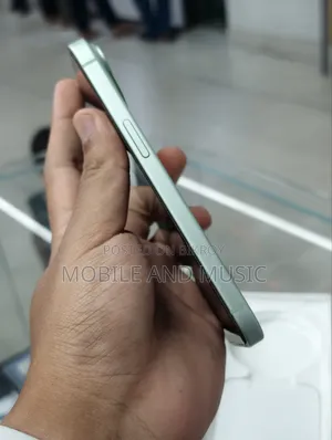 Apple iPhone 15 128 GB Green