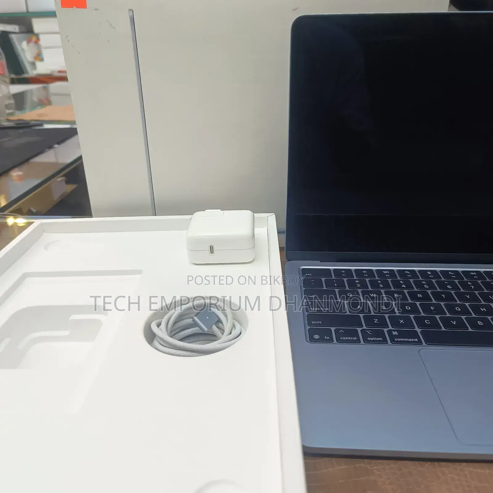 Laptop Apple MacBook Air 2025 M4 13-Inch 16GB Apple M4 SSD 256GB