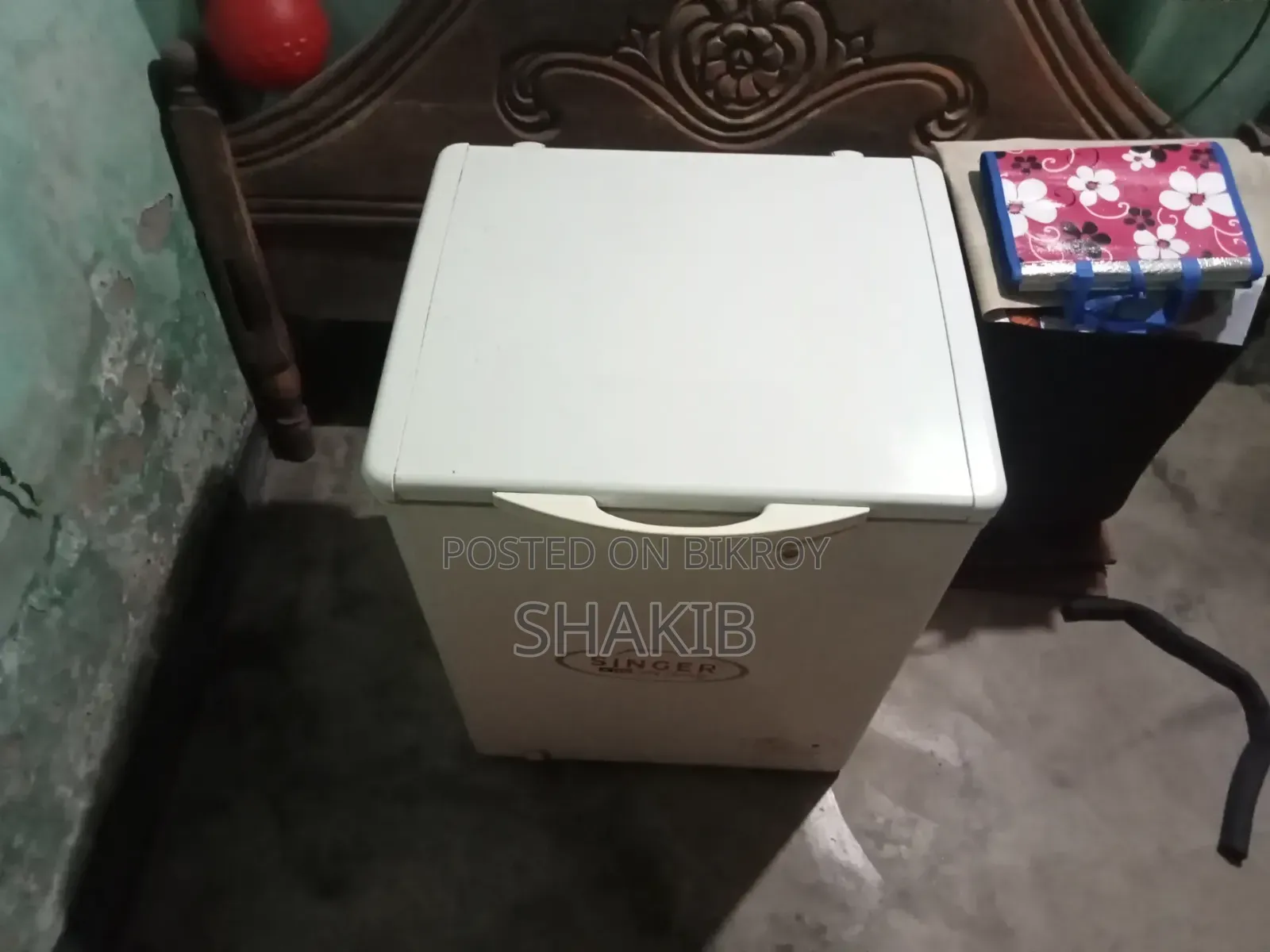 This is a 100-liter Singer Deep Fridge