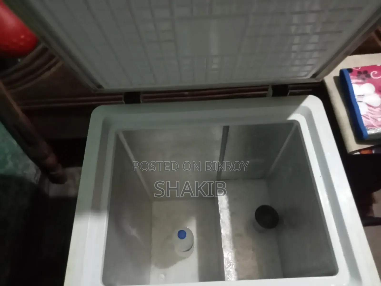This is a 100-liter Singer Deep Fridge