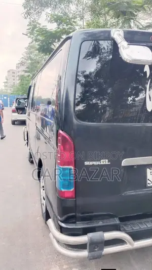 Toyota HiAce 2006 Black