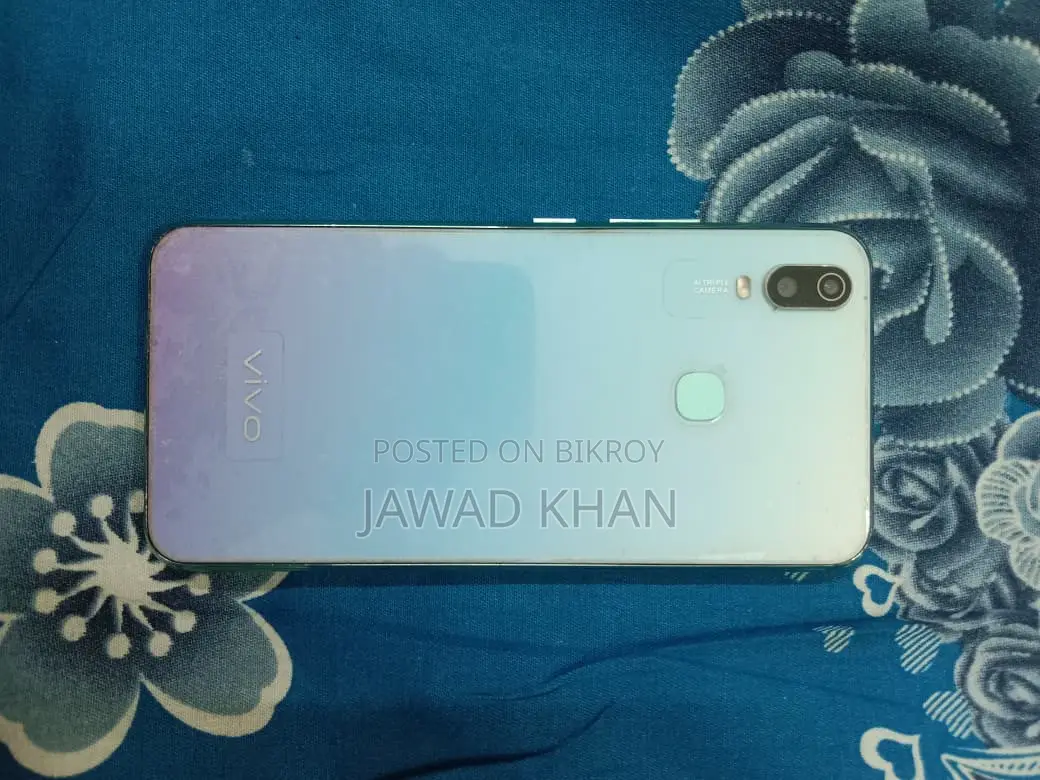 Vivo Y11 32 GB Blue