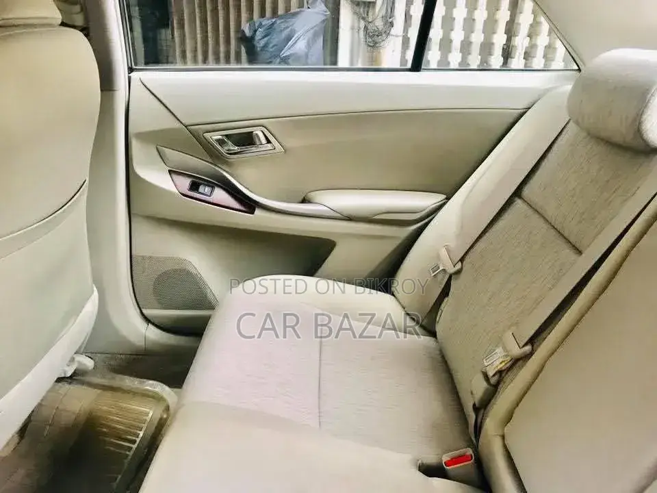 টয়োটা অ্যালিয়ন ২০১০ কালো