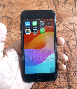 Apple iPhone SE (2020) 64 GB Black