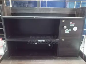 পুরাতন টেবিল বিক্রয়।