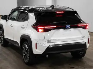 Toyota Yaris Cross 1.5 Hybrid AWD 2021 Pearl