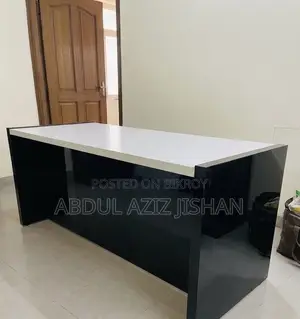 ৩ জনের জন্য ২.৫/৭ ফুটের টেবিল