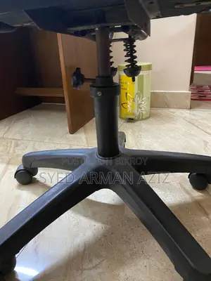 Rotating Wheel Office Chair