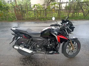 TVS Apache RTR 160 2V 2022 Black