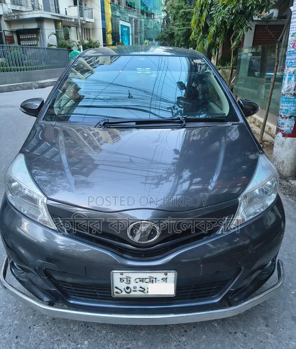 Toyota Vitz 2011 Gray